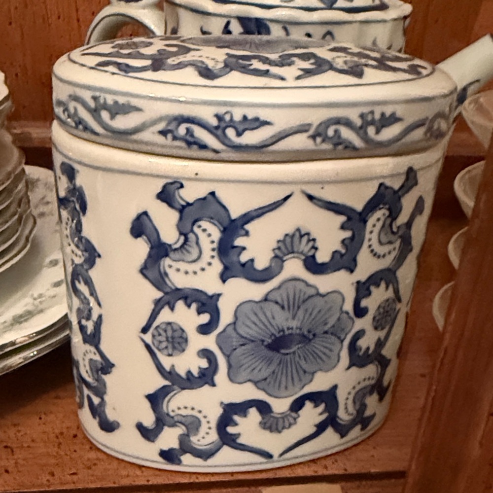 Blue and White Ceramic Jarchina blue